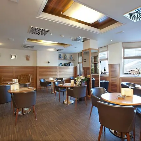 Salin & Mountain 4* Λιβίνιο